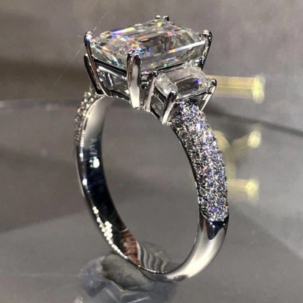 🌸Crystal Clear Radiant Cut Pure CZ Dainty Fashion Silver Ring for Women, L243
